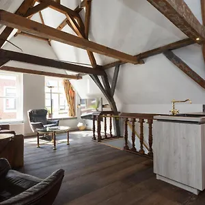 The Loft 300 - R Q C Apartment Den Haag